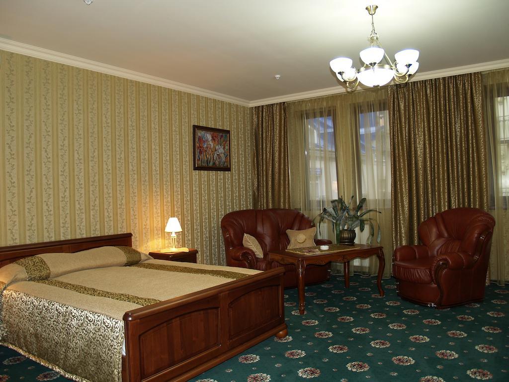 Atrium Hotel Iwano-Frankiwsk Zewnętrze zdjęcie