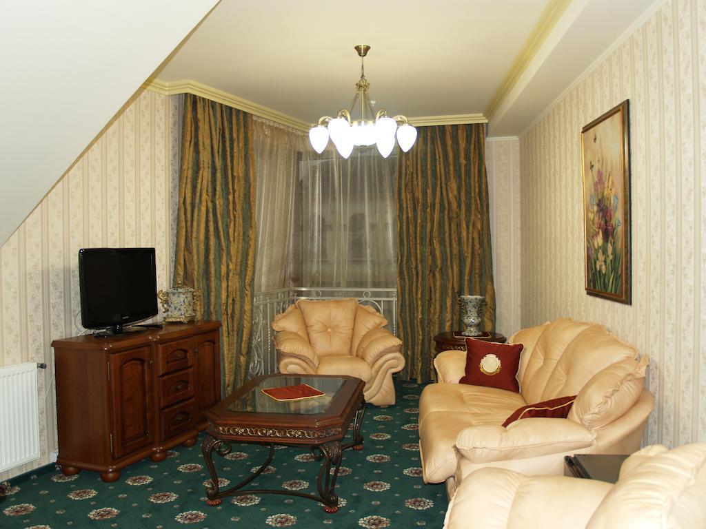 Atrium Hotel Iwano-Frankiwsk Zewnętrze zdjęcie